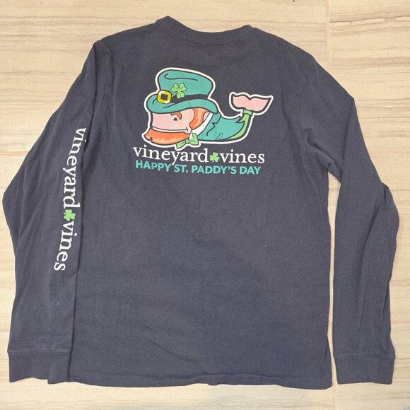 Kids Vineyard Vines Happy St Paddy’s Day Whale Pocket T - Picture 2 of 7